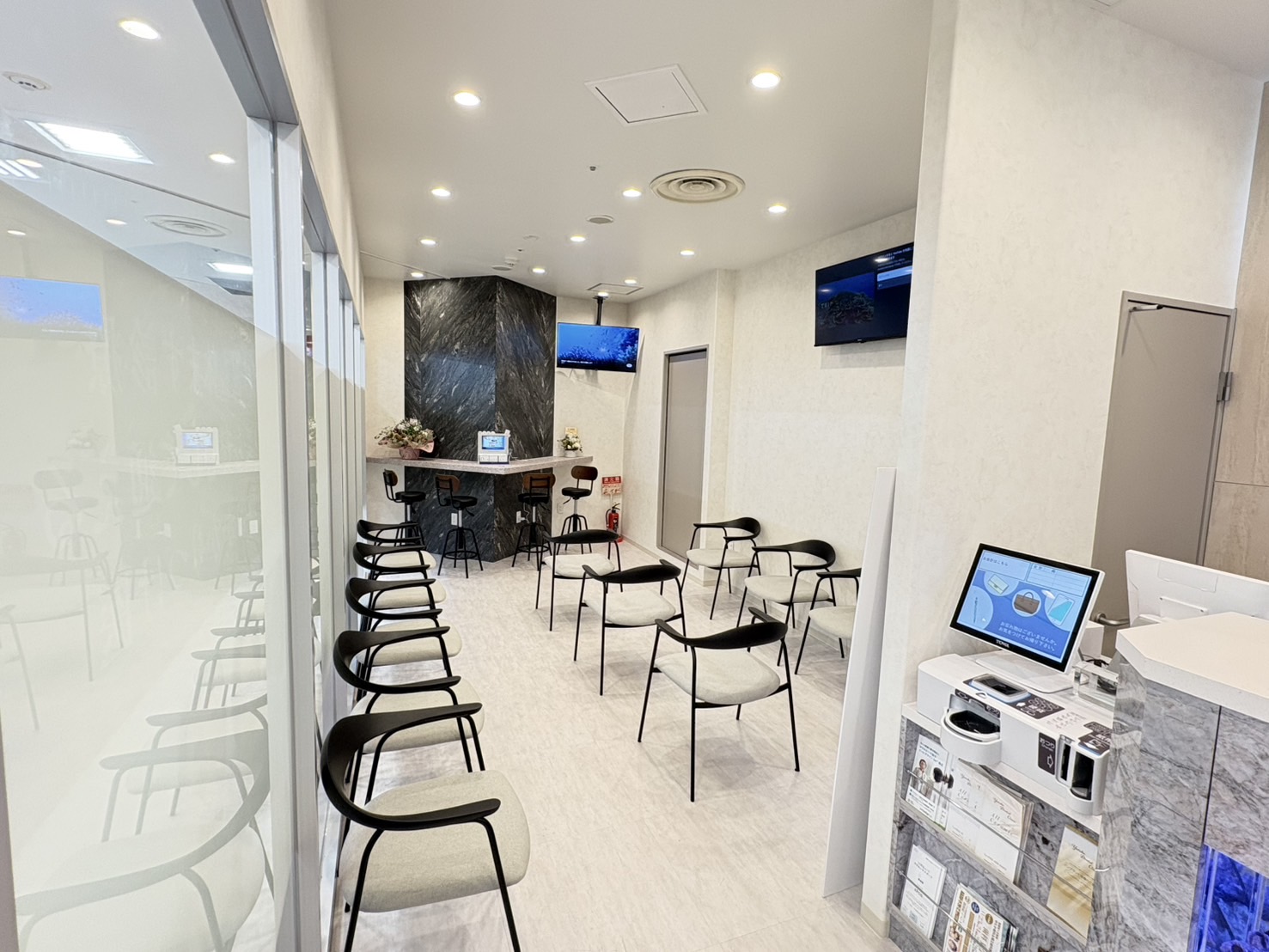 聖蹟桜ヶ丘駅前ゆたかインプラント歯科医院（東京都多摩市）の院内風景